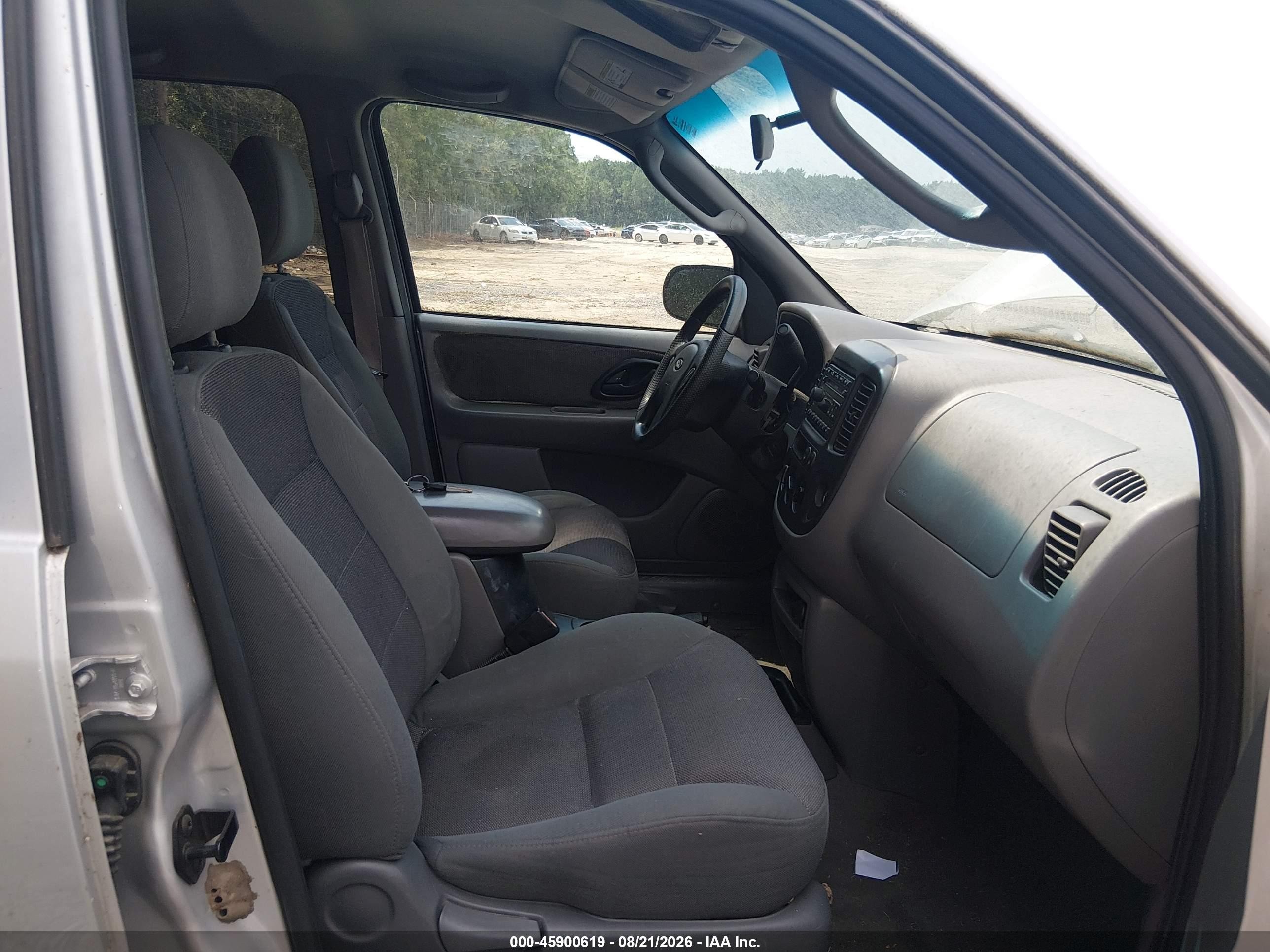 2002 Ford Escape Xlt Silver vin: 1FMYU04182KB38382