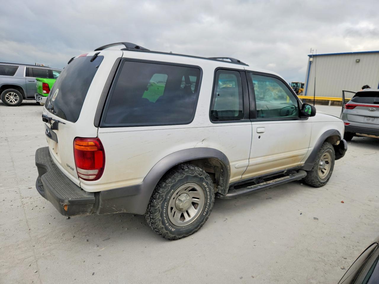 1998 Ford Explorer White vin: 1FMYU22E9WUC47199