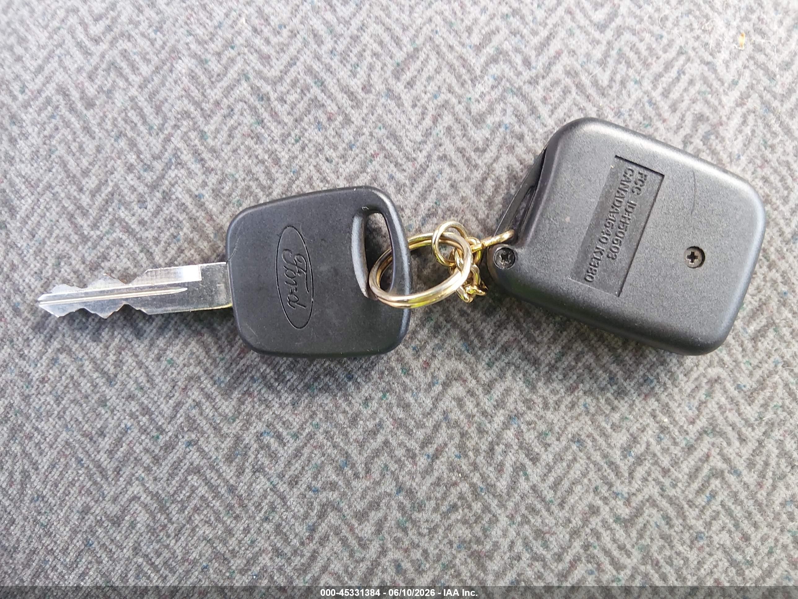 1998 Ford Explorer Sport Белый vin: 1FMYU22X4WUC33017