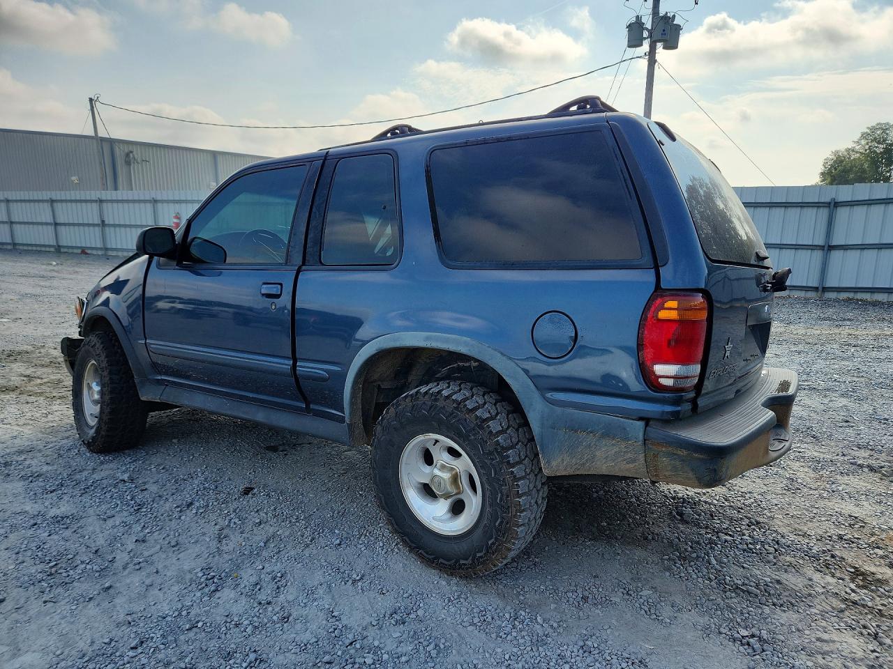 1999 Ford Explorer Blue vin: 1FMYU22X4XUB45313