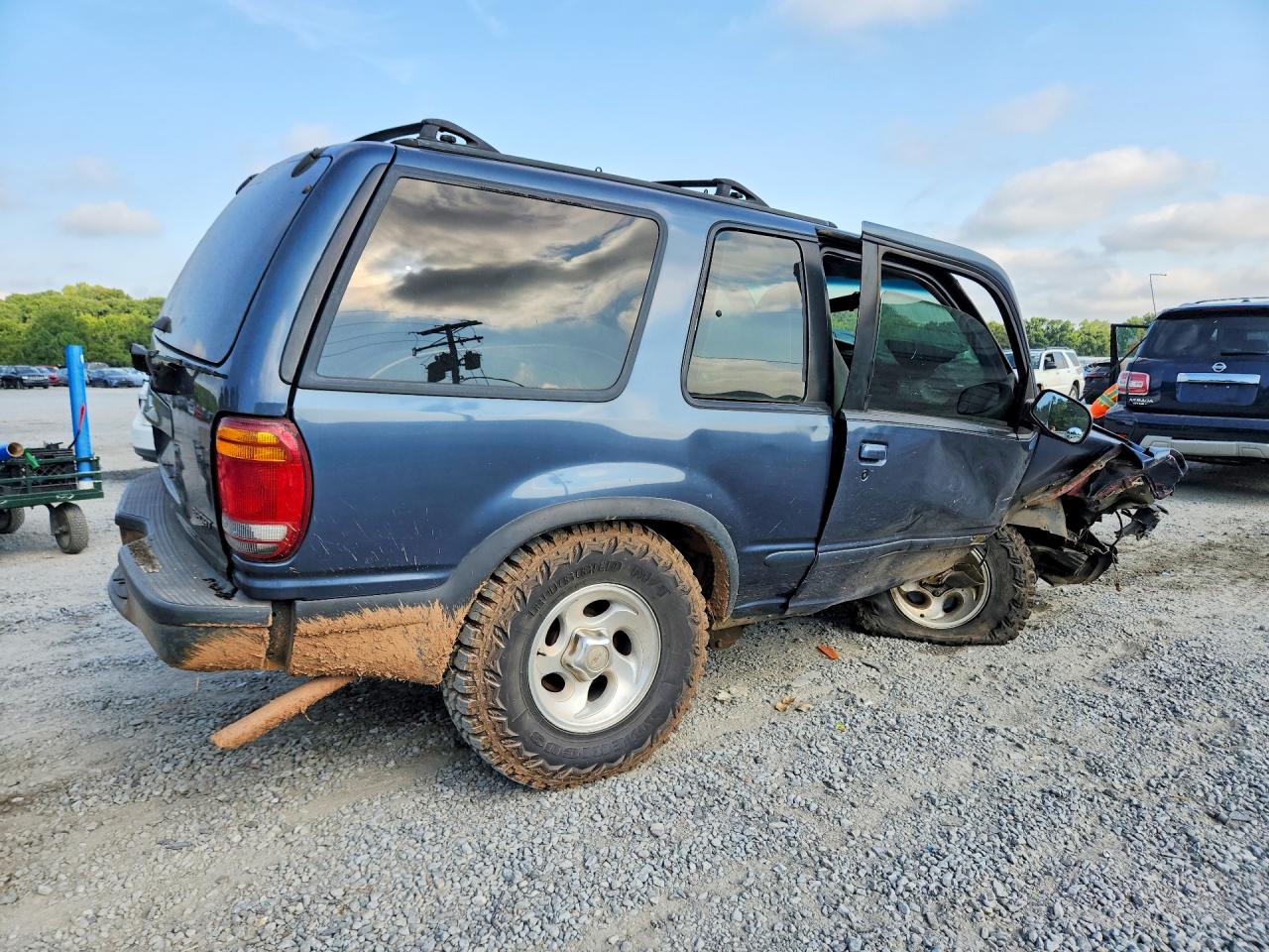 1999 Ford Explorer Blue vin: 1FMYU22X4XUB45313