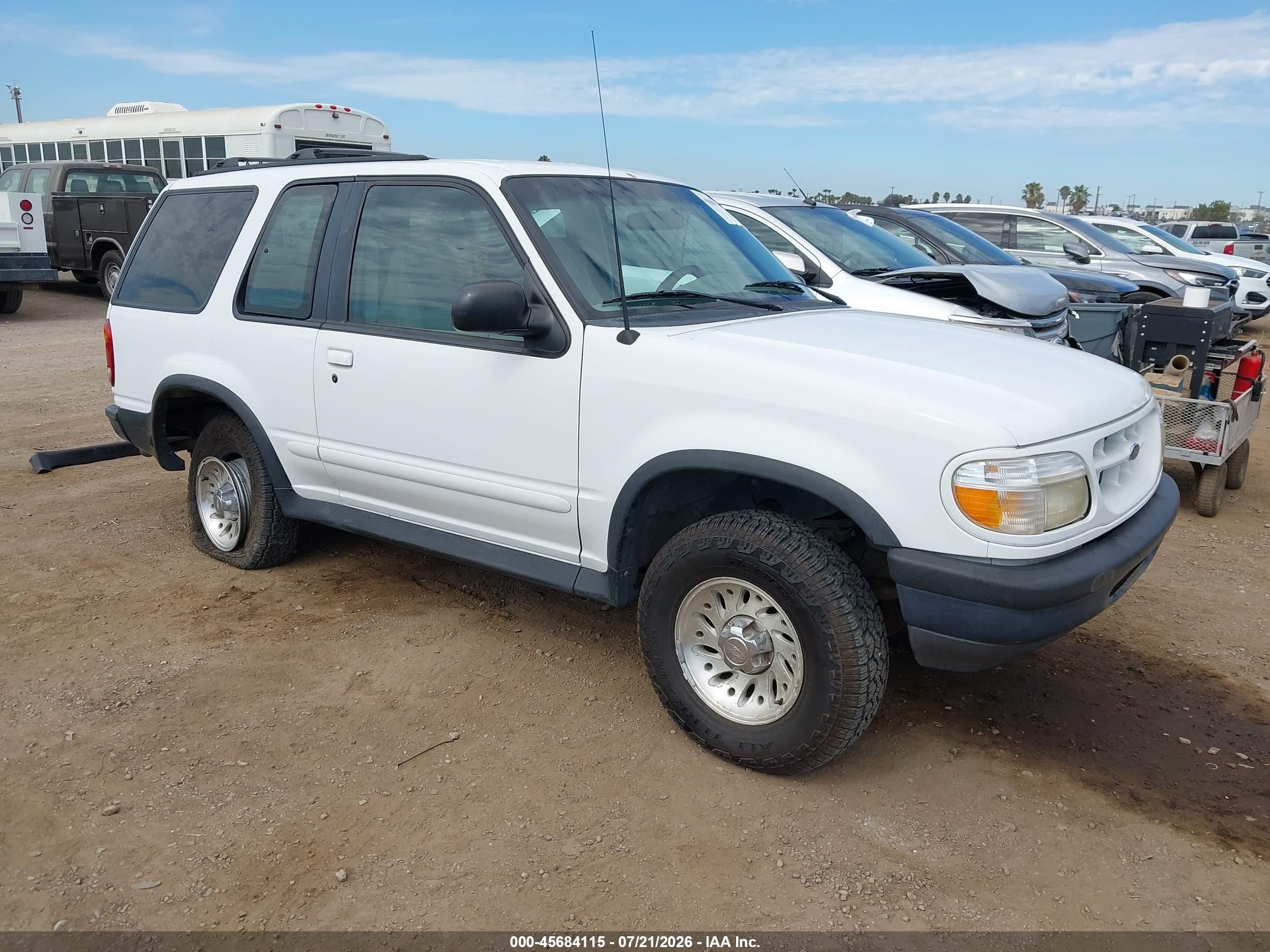 1998 Ford Explorer Sport White vin: 1FMYU22X5WUB67092