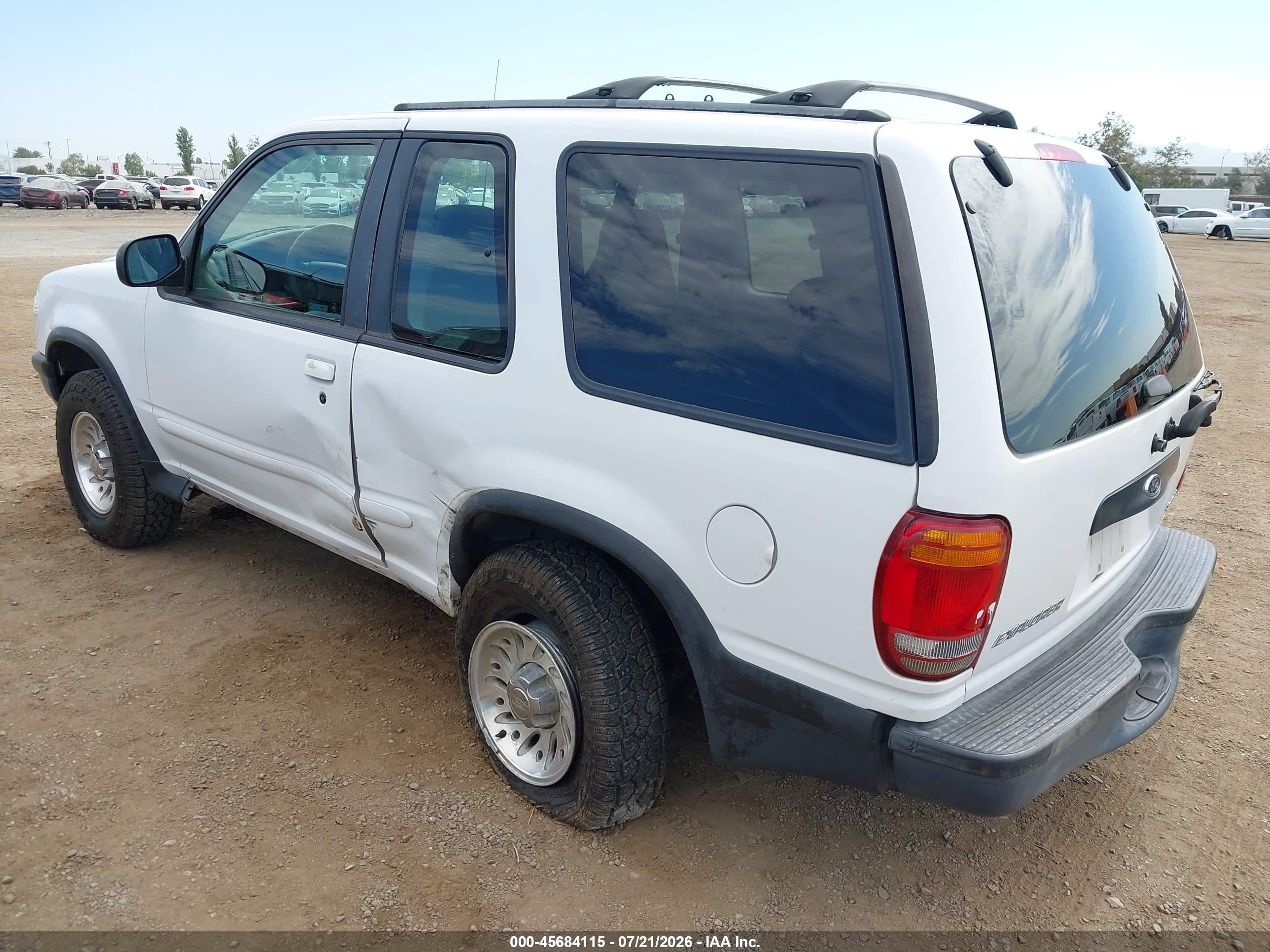 1998 Ford Explorer Sport White vin: 1FMYU22X5WUB67092