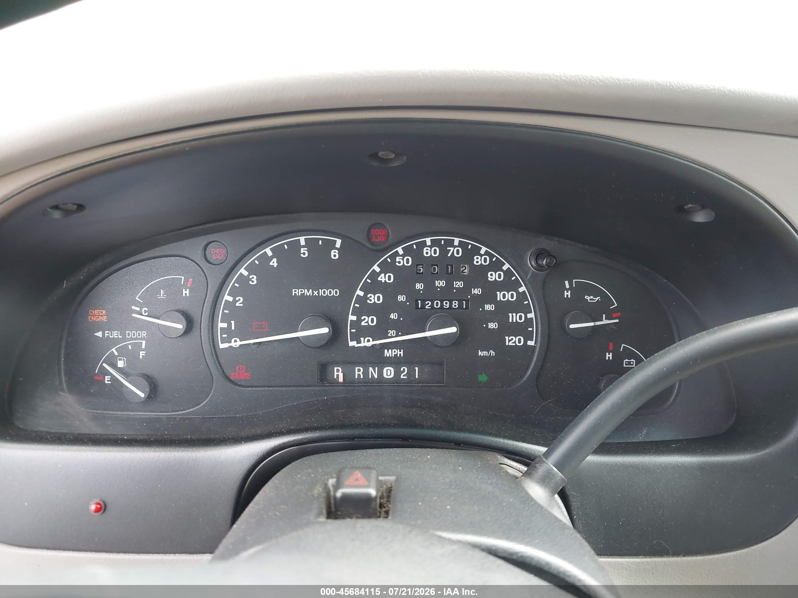 1998 Ford Explorer Sport White vin: 1FMYU22X5WUB67092