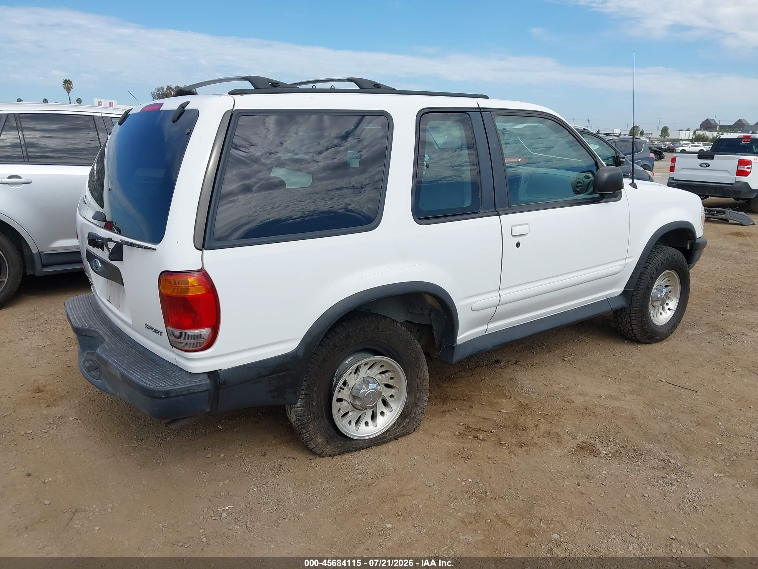1998 Ford Explorer Sport White vin: 1FMYU22X5WUB67092
