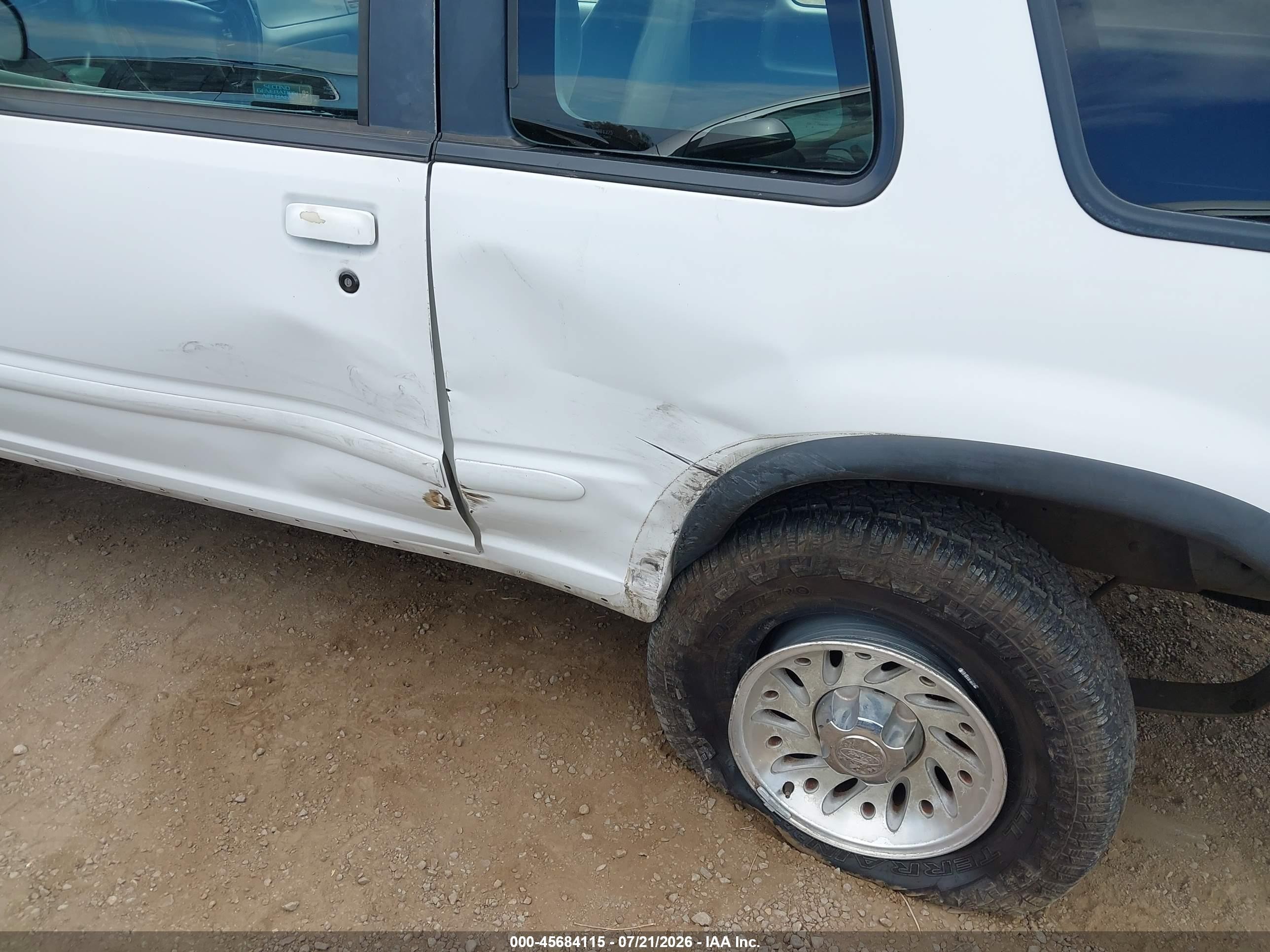 1998 Ford Explorer Sport White vin: 1FMYU22X5WUB67092