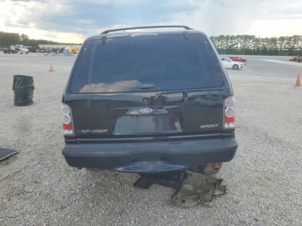1998 Ford Explorer Black vin: 1FMYU22X7WUB85223