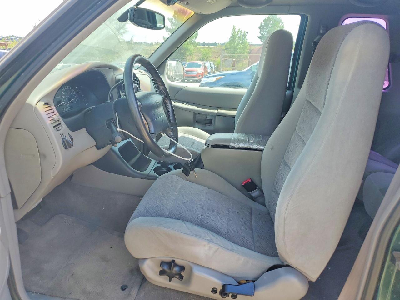1999 Ford Explorer Green vin: 1FMYU24E5XUB02708