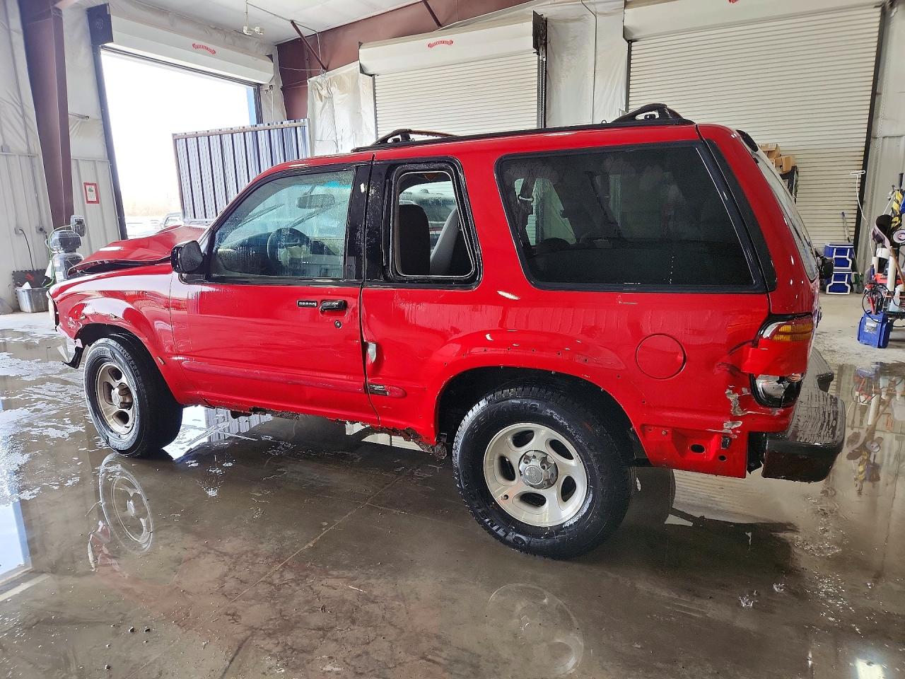 1999 Ford Explorer Красный vin: 1FMYU24EXXUC70523