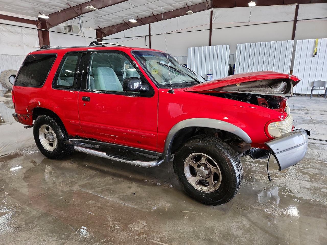 1999 Ford Explorer Красный vin: 1FMYU24EXXUC70523