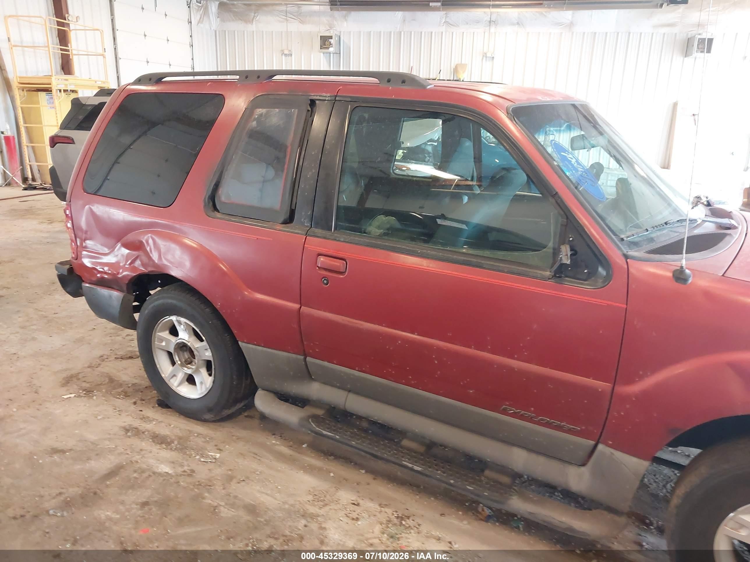 2002 Ford Explorer Sport   Red vin: 1FMYU60E22UD13502