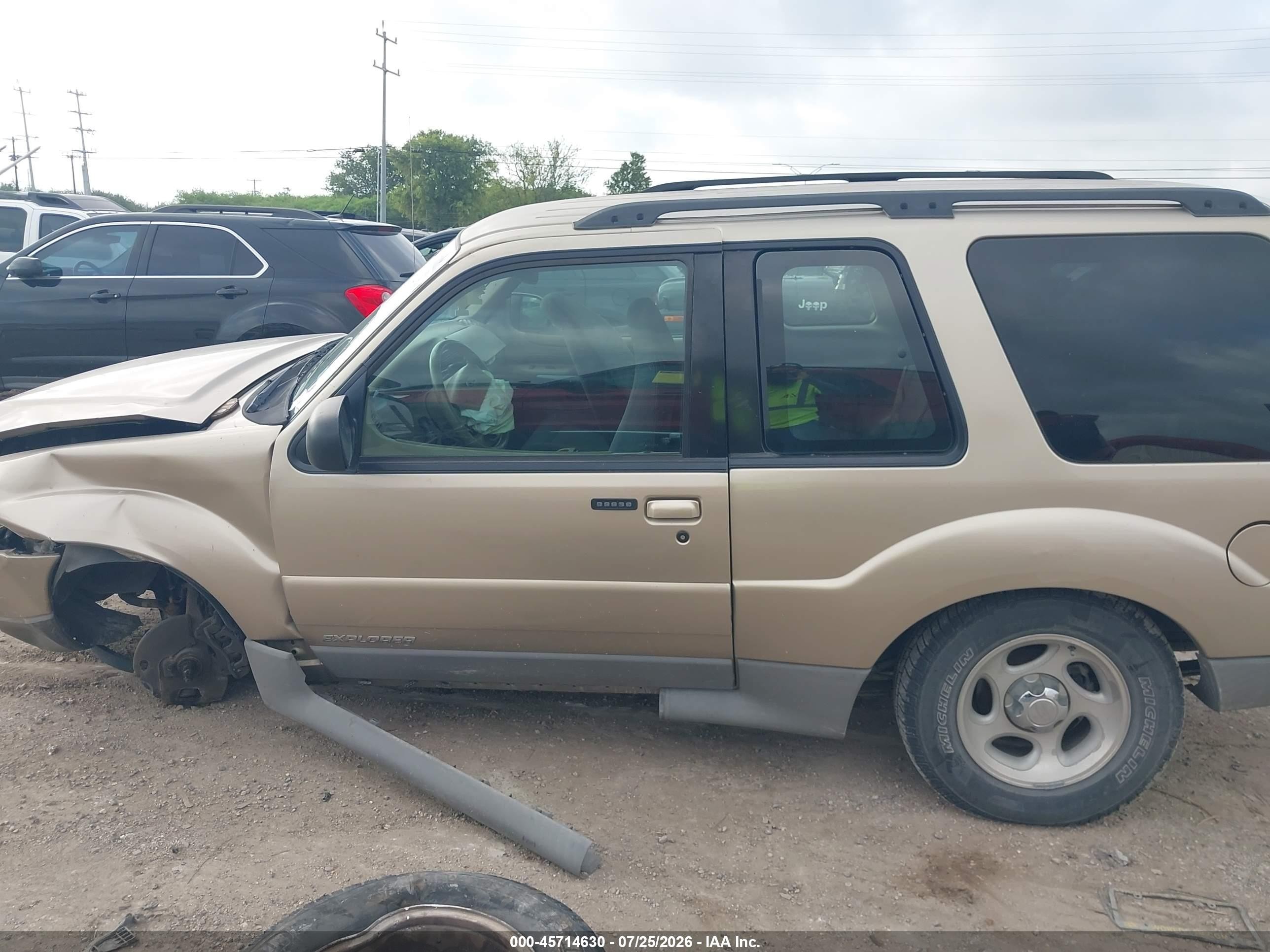 2002 Ford Explorer Sport   Beige vin: 1FMYU60E92UD51017