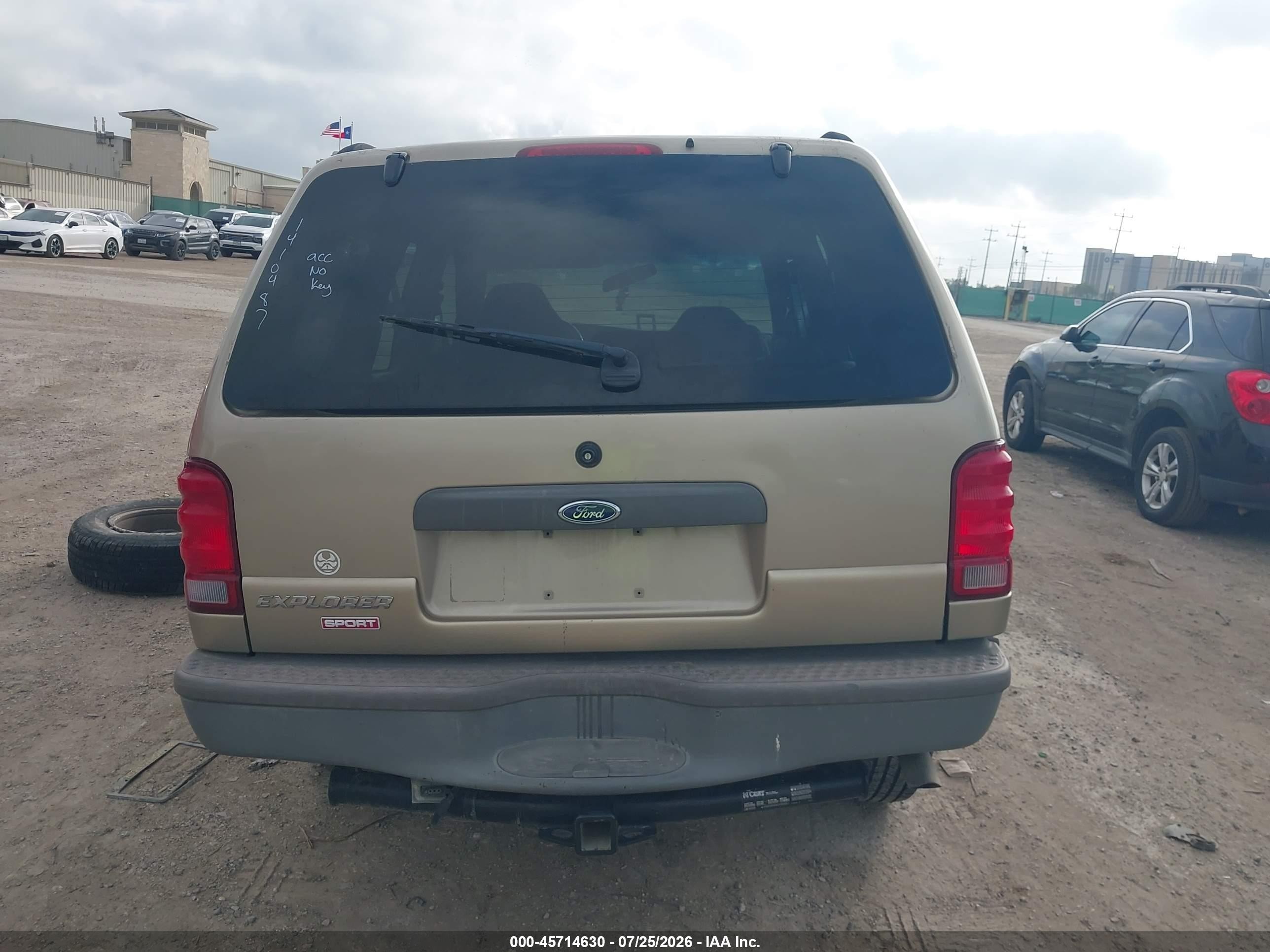 2002 Ford Explorer Sport   Beige vin: 1FMYU60E92UD51017