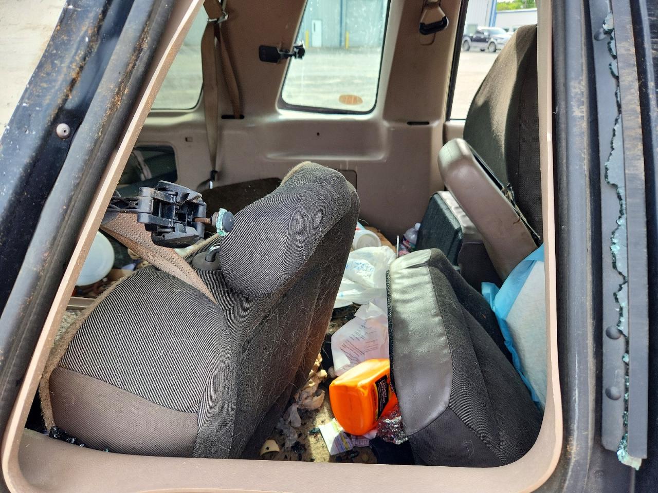 2002 Ford Explorer Sport Tan vin: 1FMYU60EX2UC80863