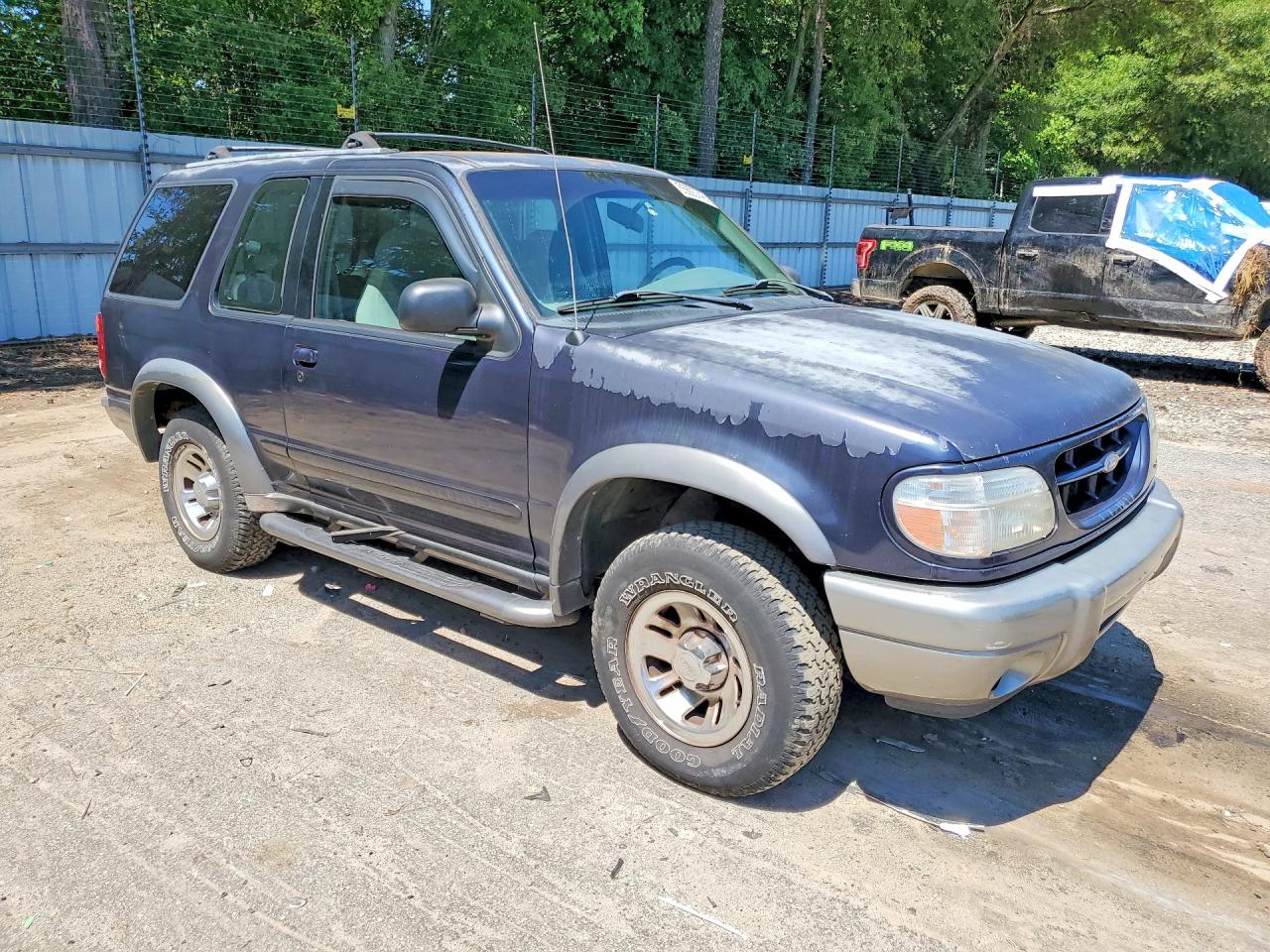 2000 Ford Explorer Sport Charcoal vin: 1FMYU60EXYUA98640