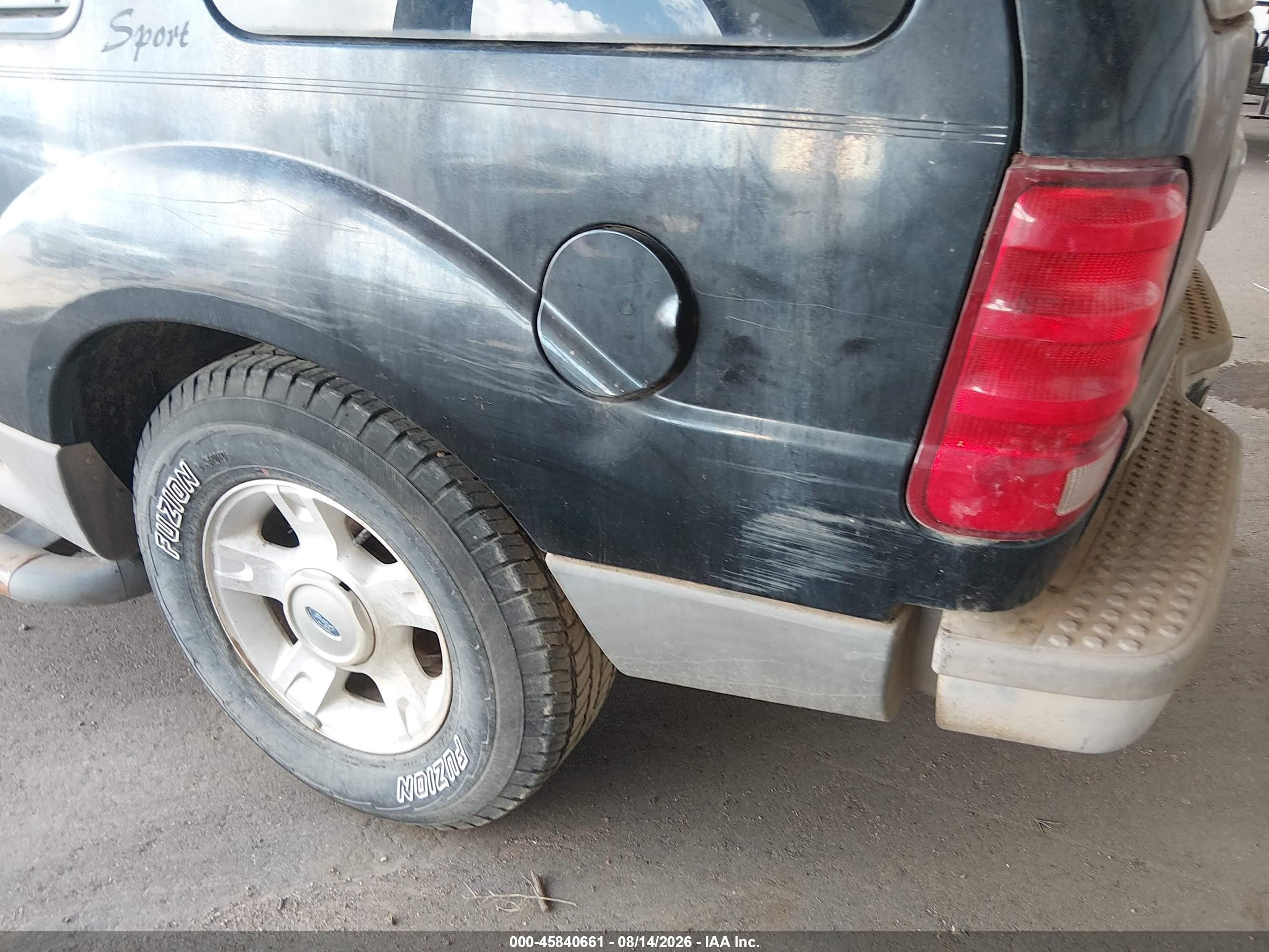 2001 Ford Explorer Sport   Black vin: 1FMYU70E41UB52526