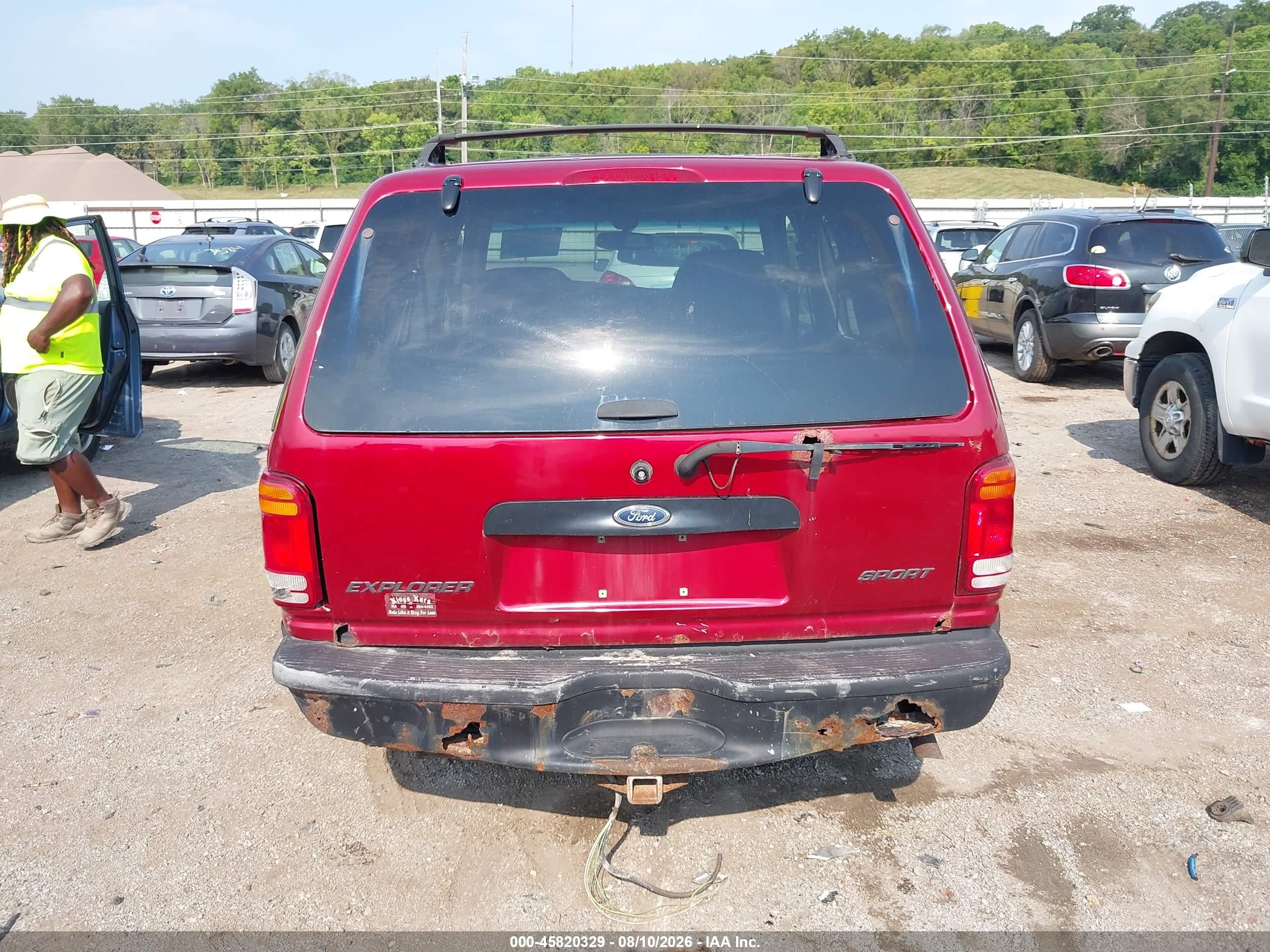 2000 Ford Explorer Sport Red vin: 1FMYU70E6YUA20734