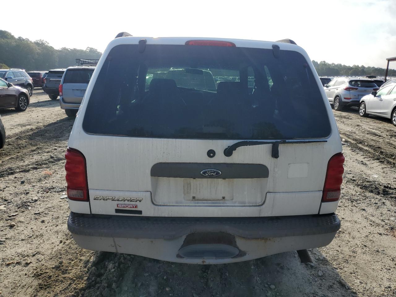 2001 Ford Explorer Sport White vin: 1FMYU70E71UB45067