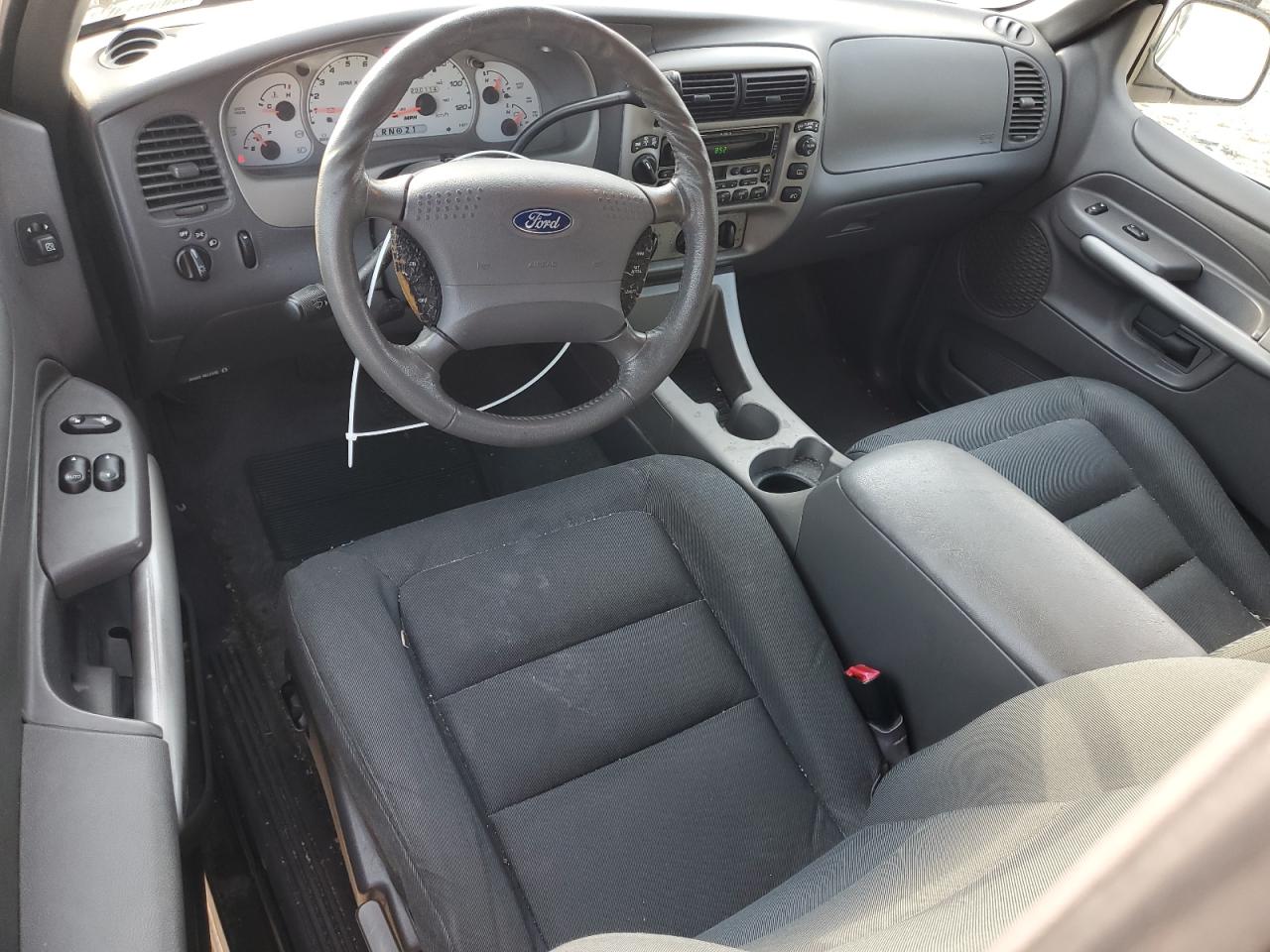 2001 Ford Explorer Sport White vin: 1FMYU70E71UB45067