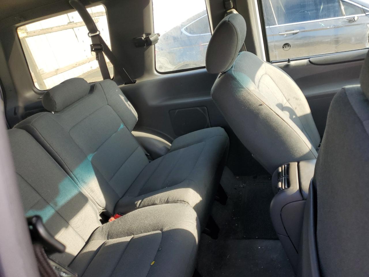 2001 Ford Explorer Sport White vin: 1FMYU70E71UB45067