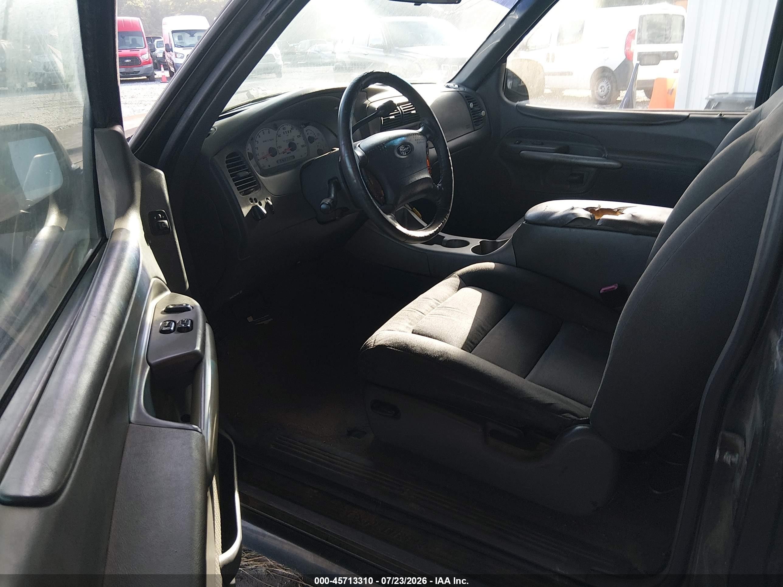 2002 Ford Explorer Sport   Black vin: 1FMYU70E92UC02502