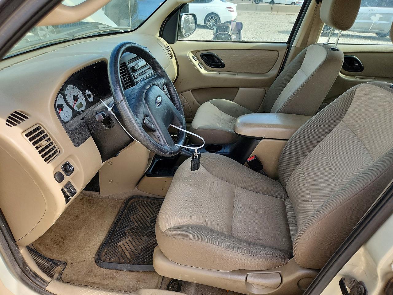 2003 Ford Escape Xls Cream vin: 1FMYU92143KD92292
