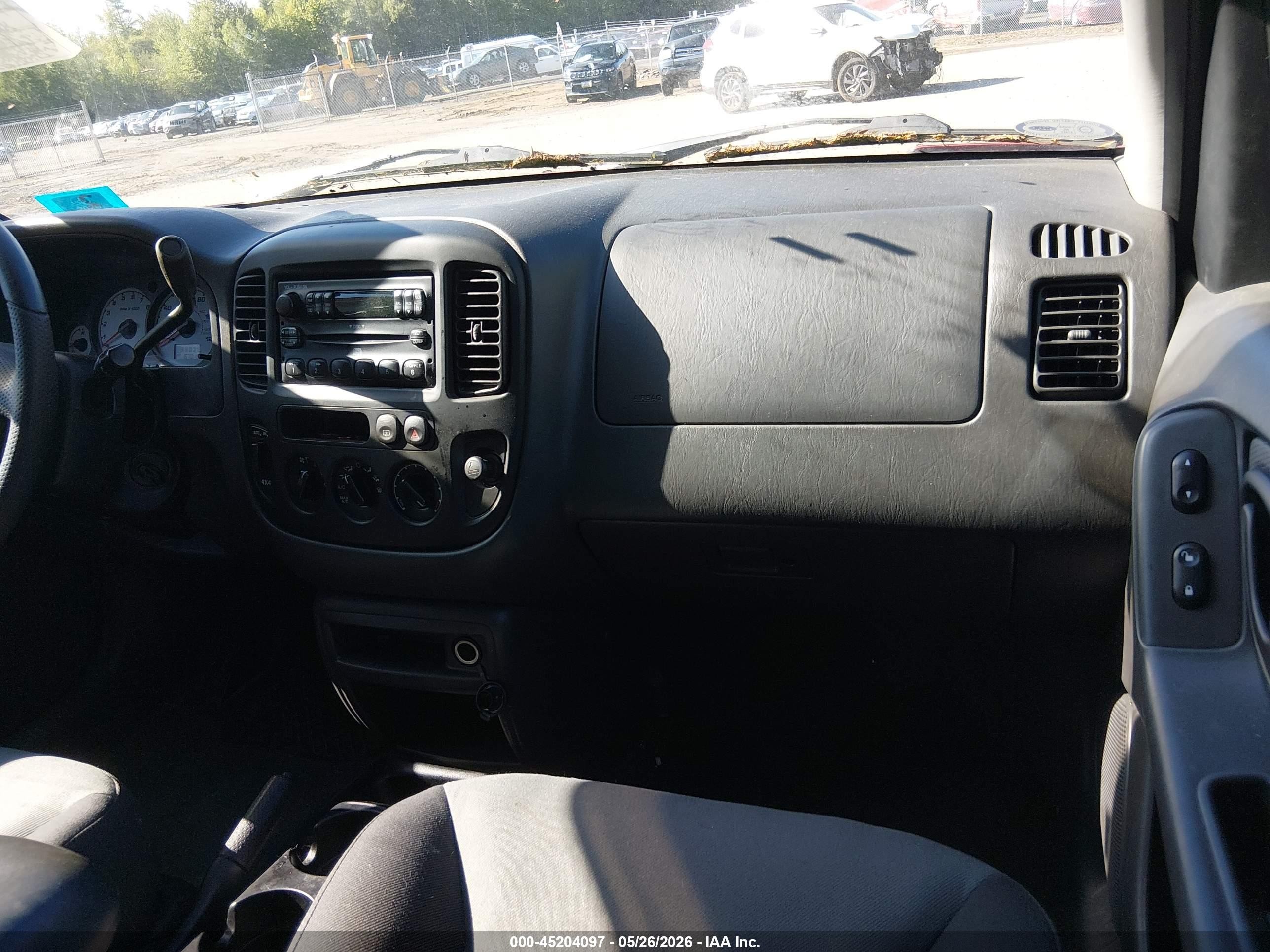 2004 Ford Escape Xls Red vin: 1FMYU92144KB35294
