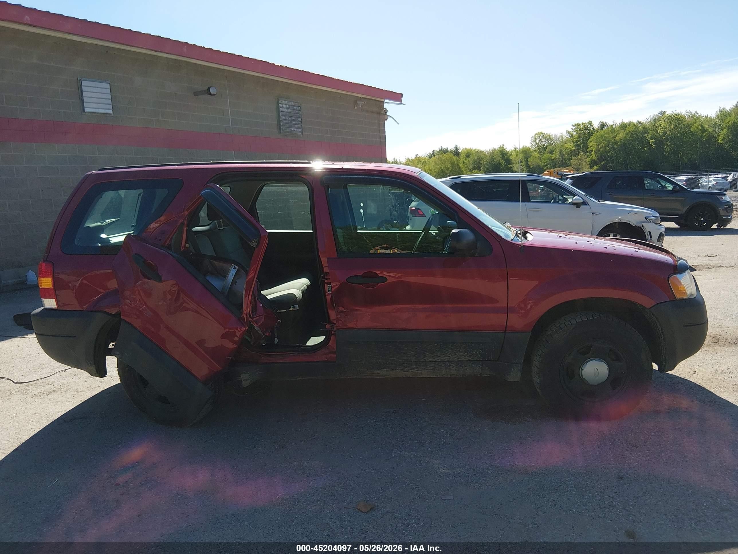 2004 Ford Escape Xls Red vin: 1FMYU92144KB35294