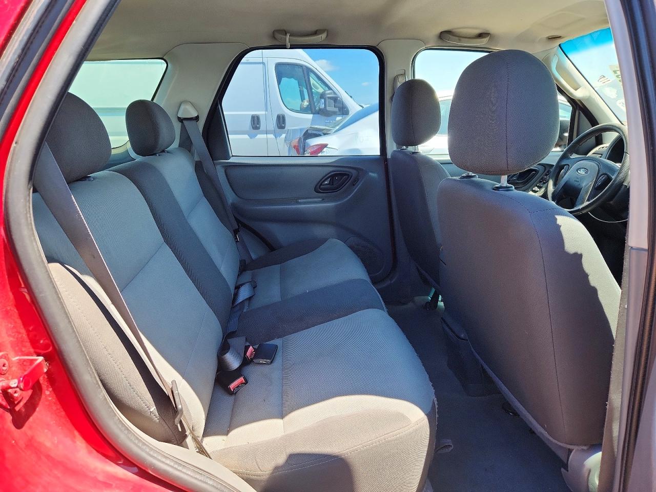 2003 Ford Escape Xls Red vin: 1FMYU92173KA01118