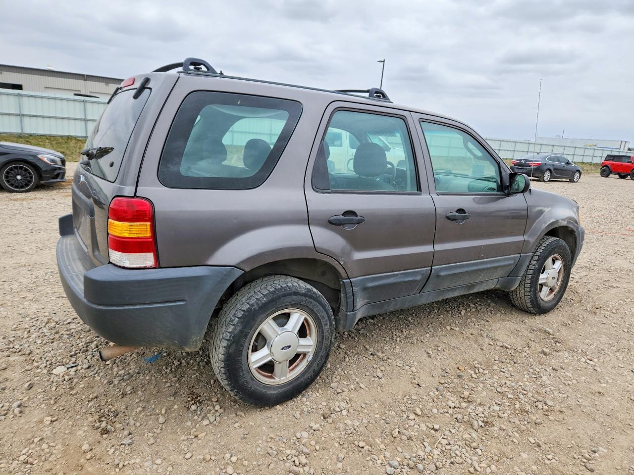 2004 Ford Escape Gray vin: 1FMYU92183KA01595