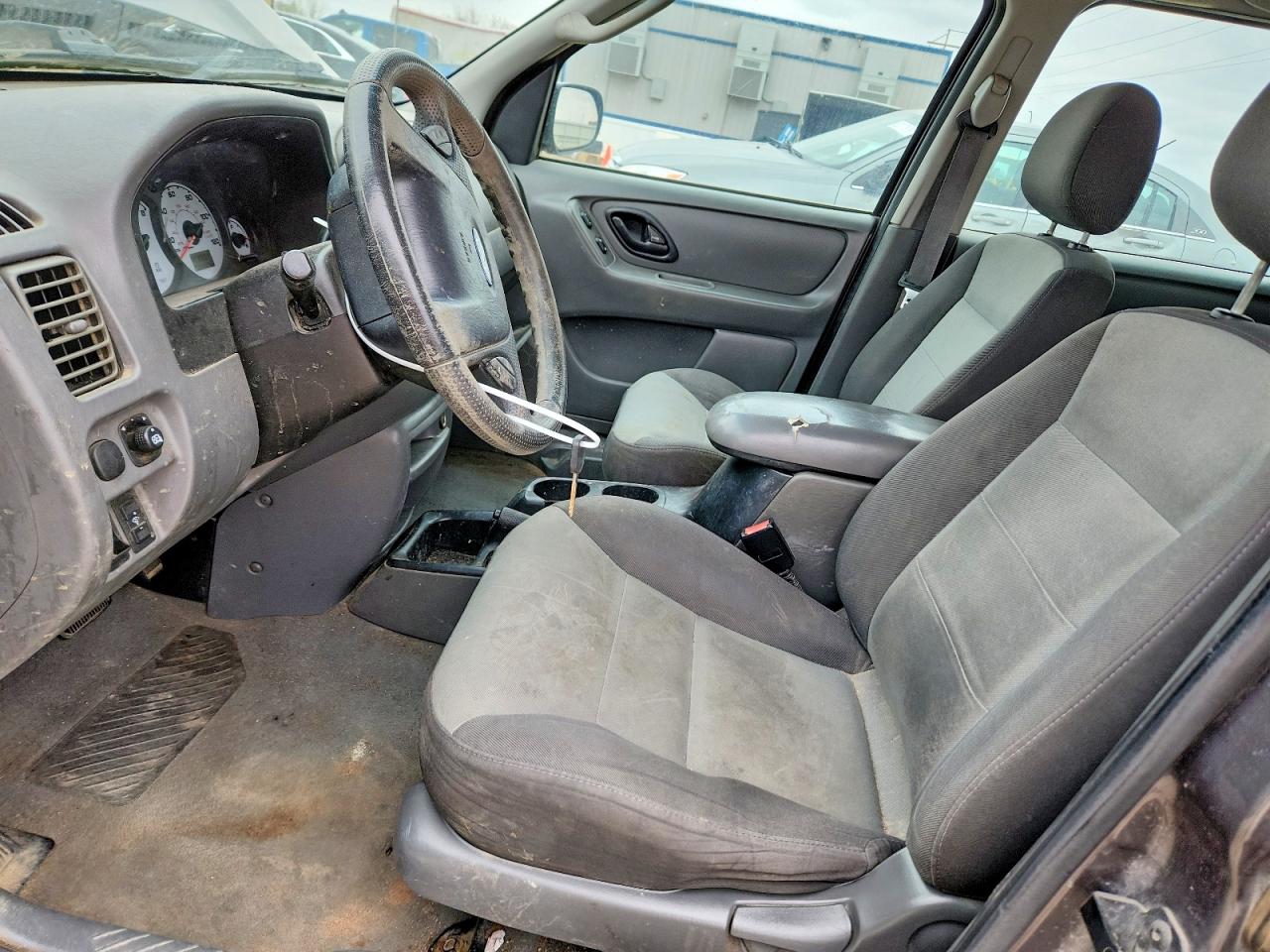 2004 Ford Escape Gray vin: 1FMYU92183KA01595