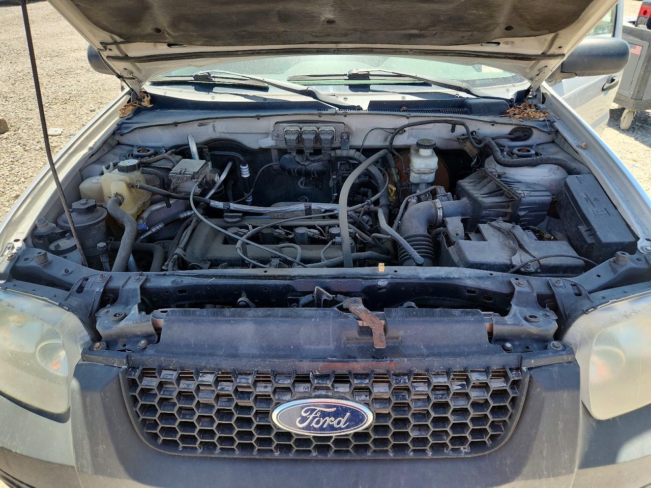 2005 Ford Escape Xls Silver vin: 1FMYU92Z05KC44536