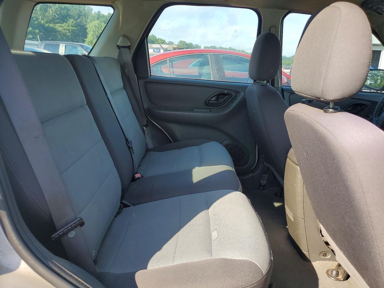 2005 Ford Escape Xls Silver vin: 1FMYU92Z35KA01724