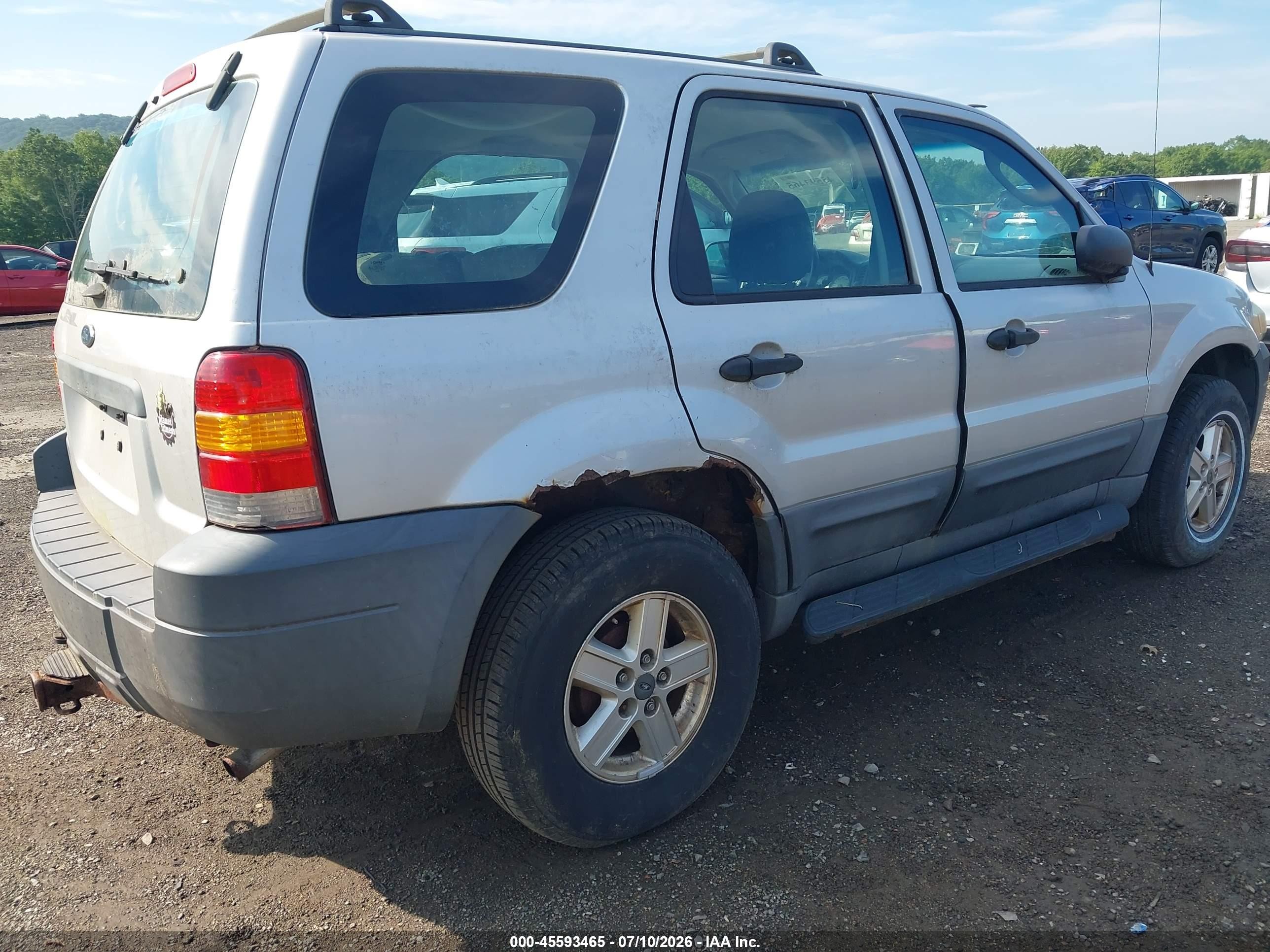 2005 Ford Escape Xls Silver vin: 1FMYU92Z45KC28923