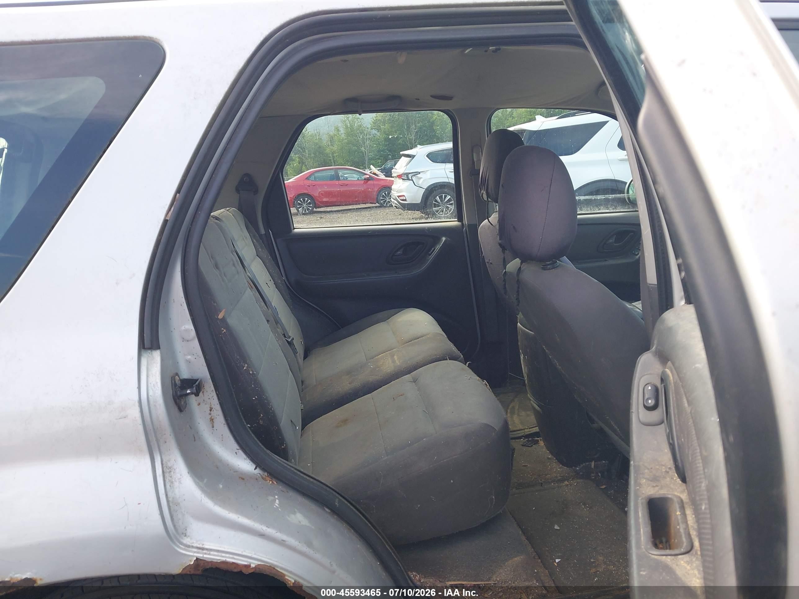 2005 Ford Escape Xls Silver vin: 1FMYU92Z45KC28923