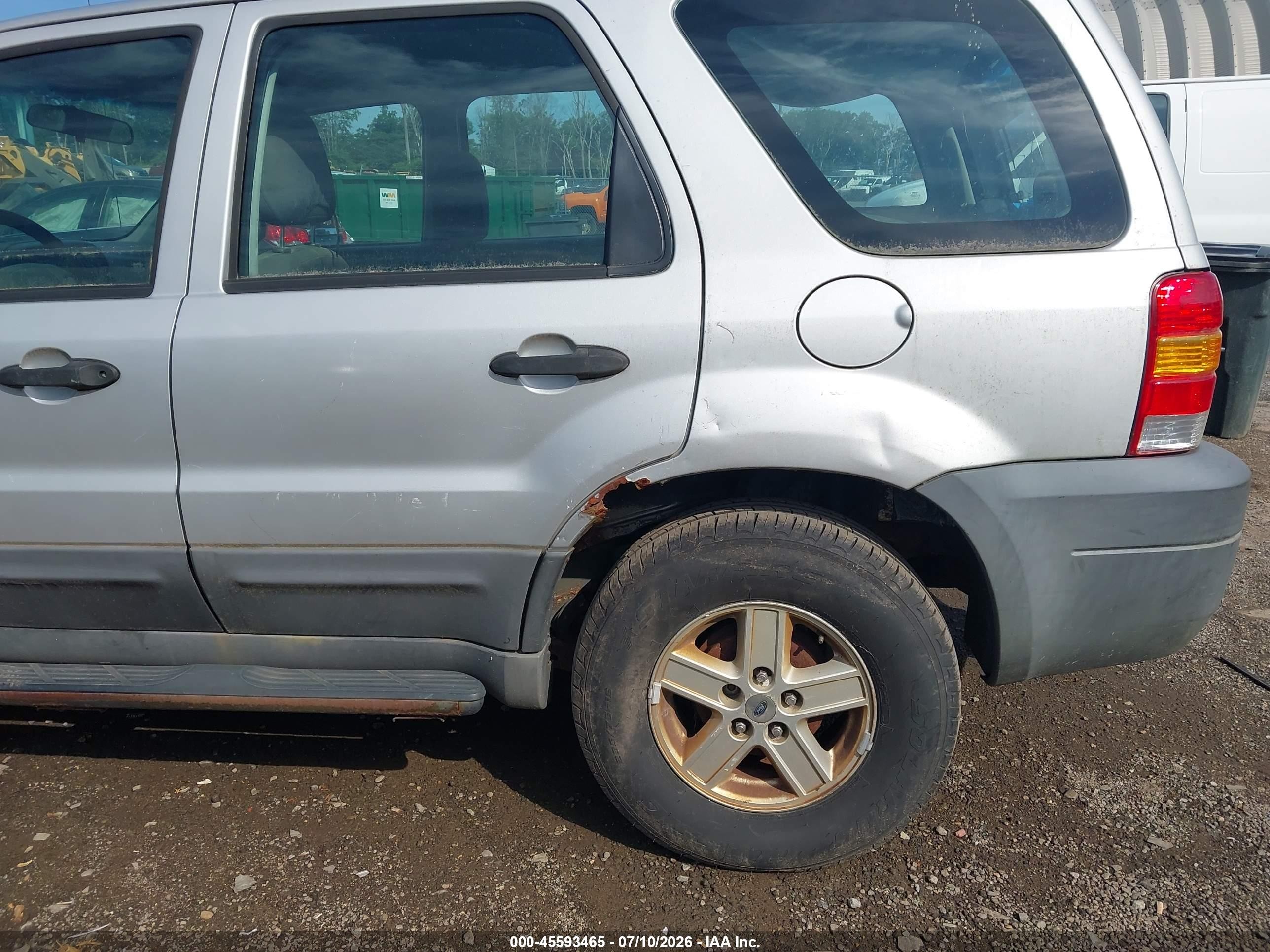 2005 Ford Escape Xls Silver vin: 1FMYU92Z45KC28923