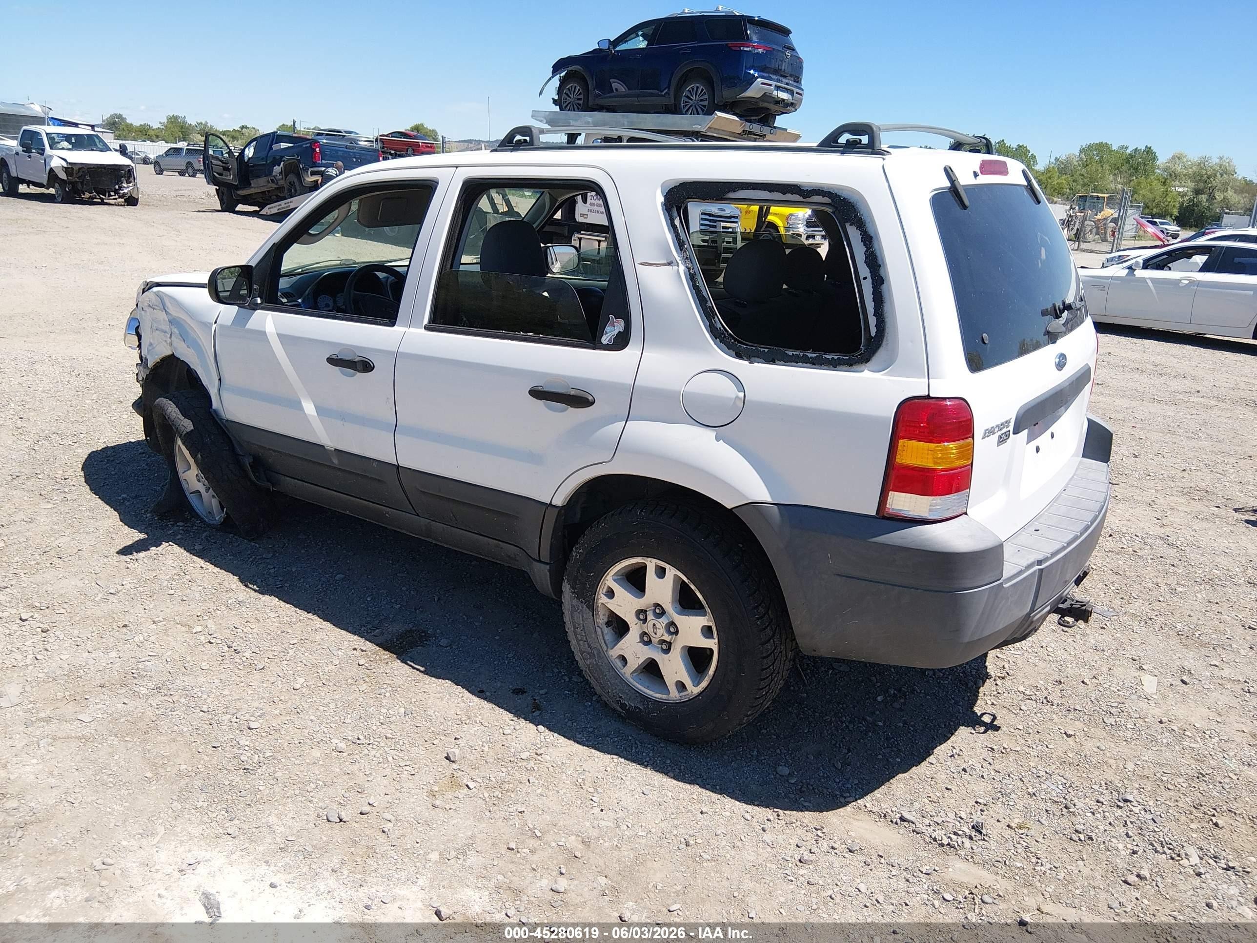 2005 Ford Escape Xlt White vin: 1FMYU93105KA20157