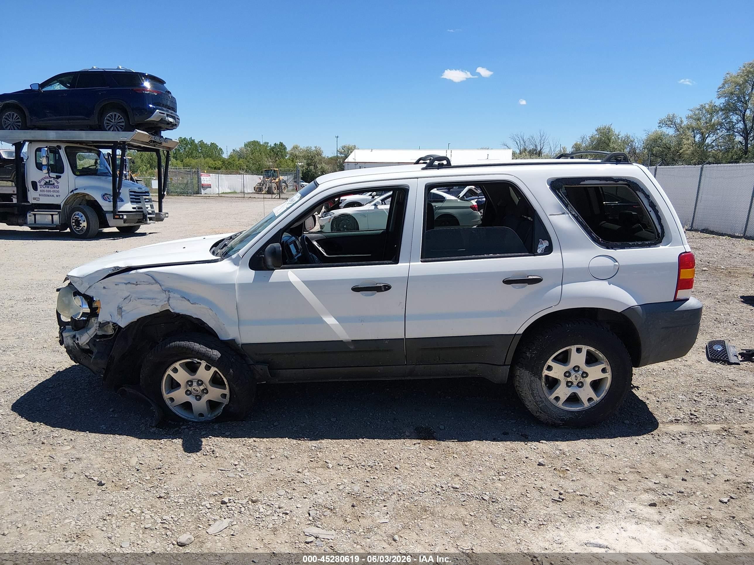 2005 Ford Escape Xlt White vin: 1FMYU93105KA20157
