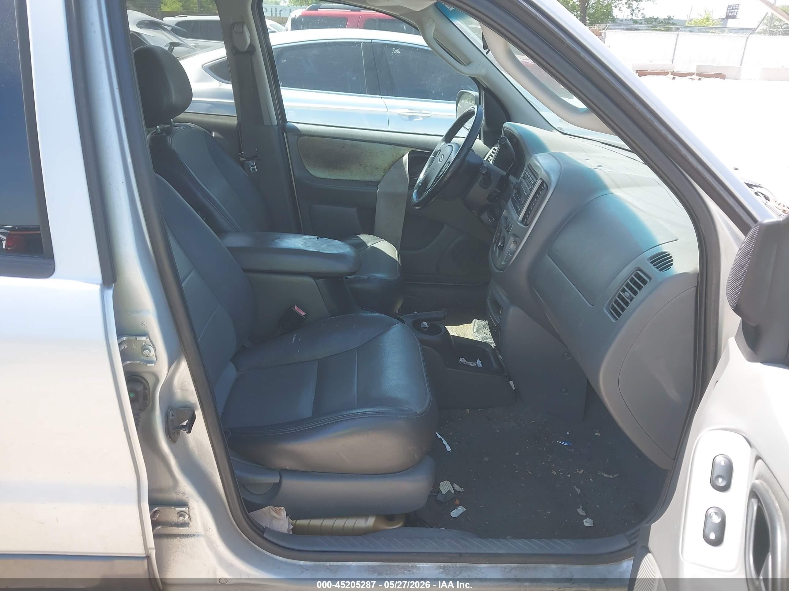 2003 Ford Escape Xlt Silver vin: 1FMYU93113KA39443