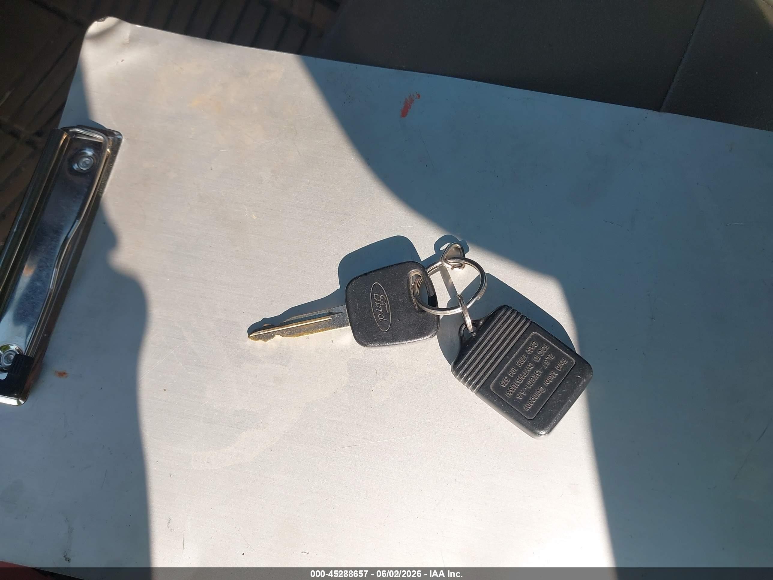 2004 Ford Escape Xlt Красный vin: 1FMYU93114KB38538