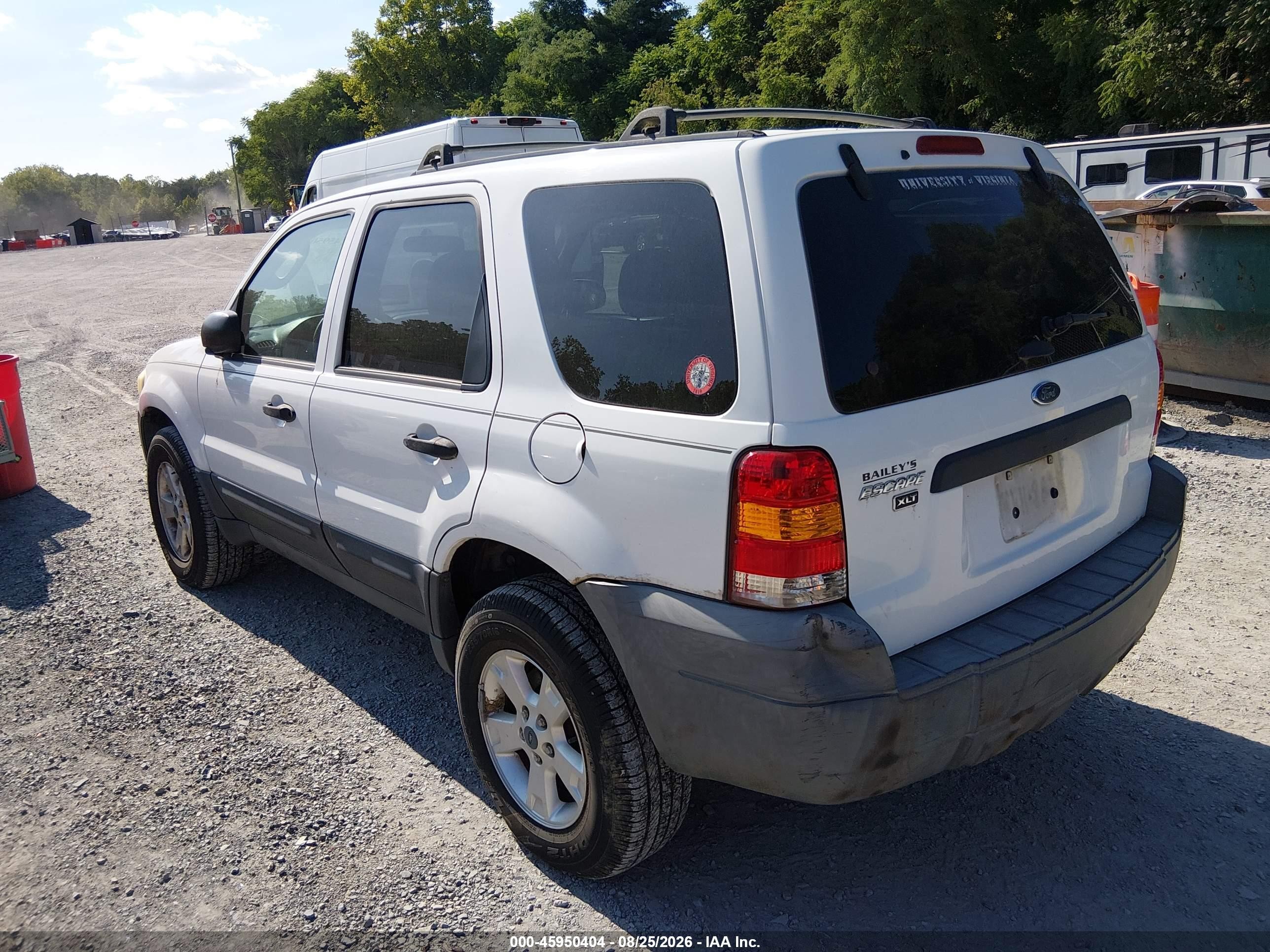 2005 Ford Escape Xlt White vin: 1FMYU93115KA78701