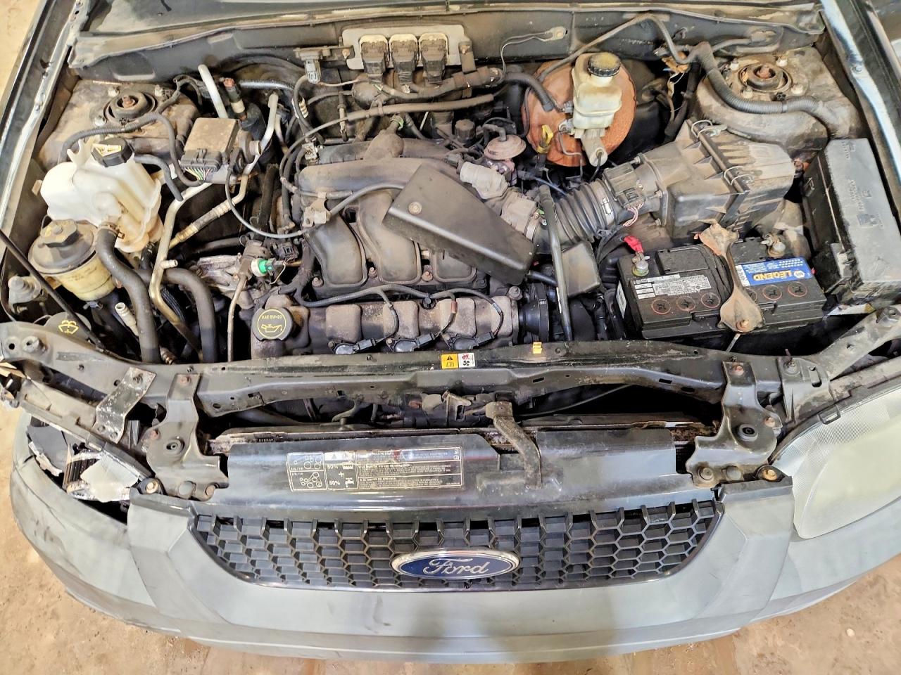 2005 Ford Escape Xlt Черный vin: 1FMYU93115KB75641