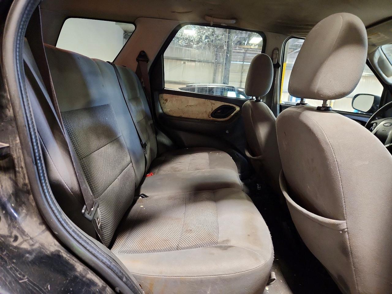2005 Ford Escape Xlt Черный vin: 1FMYU93115KB75641