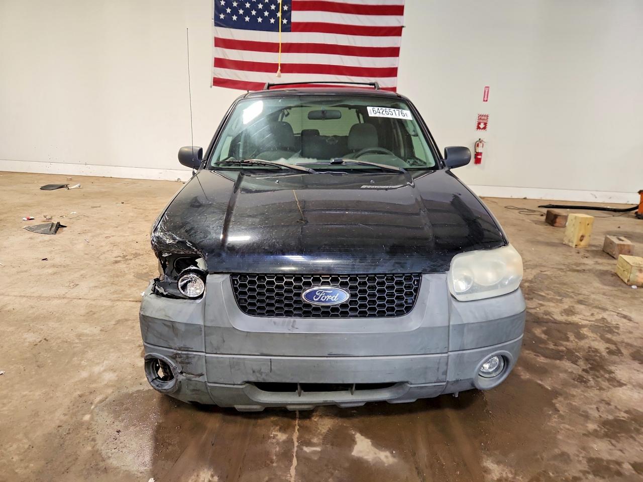 2005 Ford Escape Xlt Черный vin: 1FMYU93115KB75641