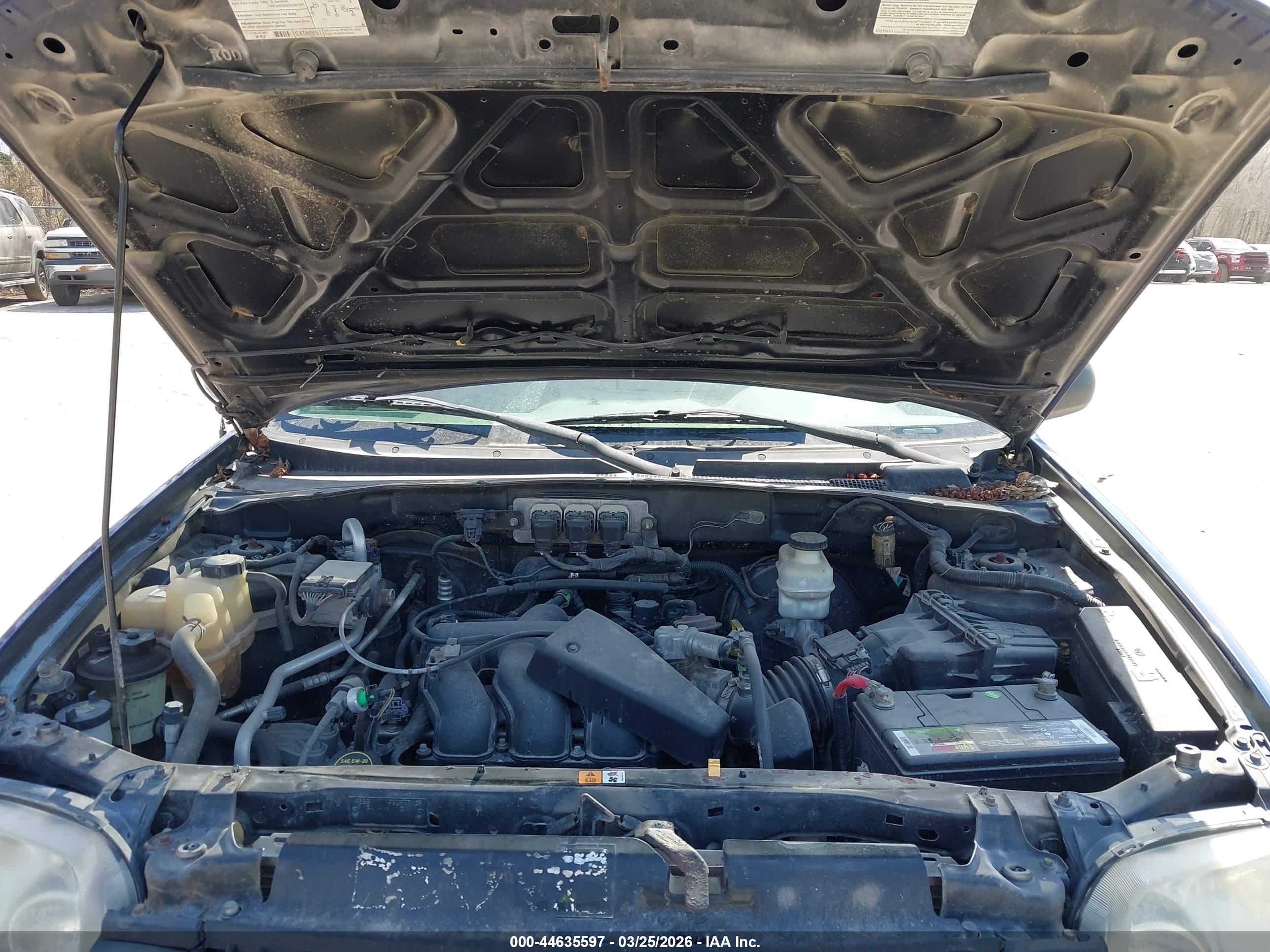 2005 Ford Escape Xlt Dark Blue vin: 1FMYU93115KD29314