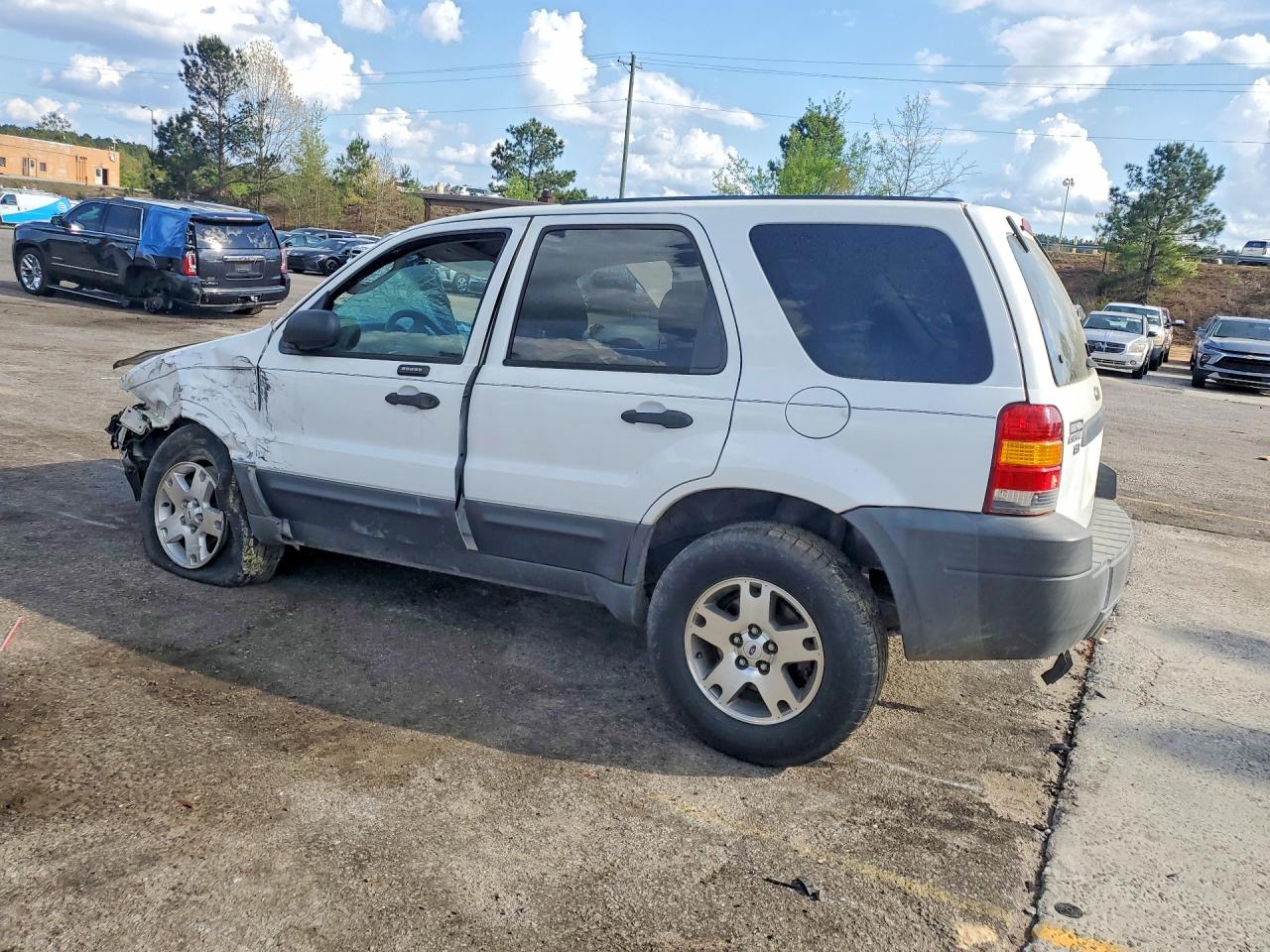 2006 Ford Escape Xlt White vin: 1FMYU93116KB09446