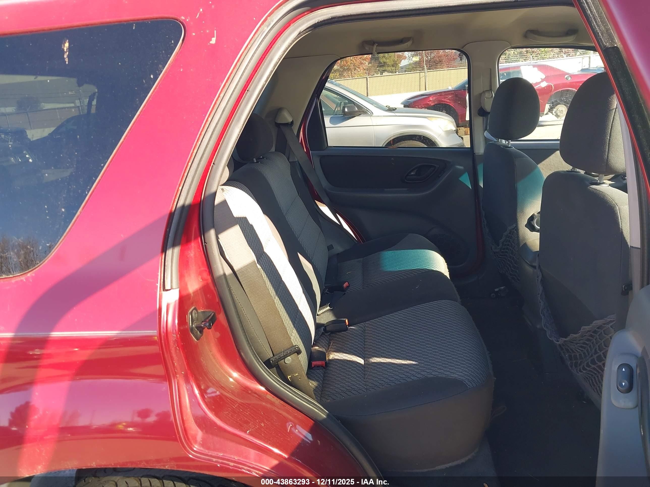2003 Ford Escape Xlt Red vin: 1FMYU93123KB58831