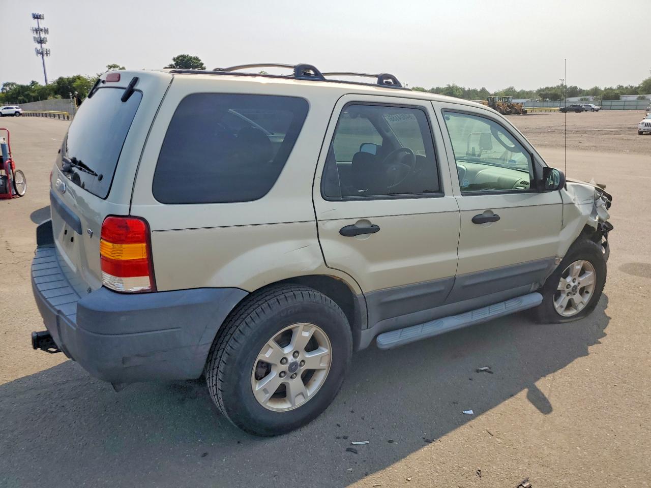 2005 Ford Escape Xlt Бежевый vin: 1FMYU93125KD74746