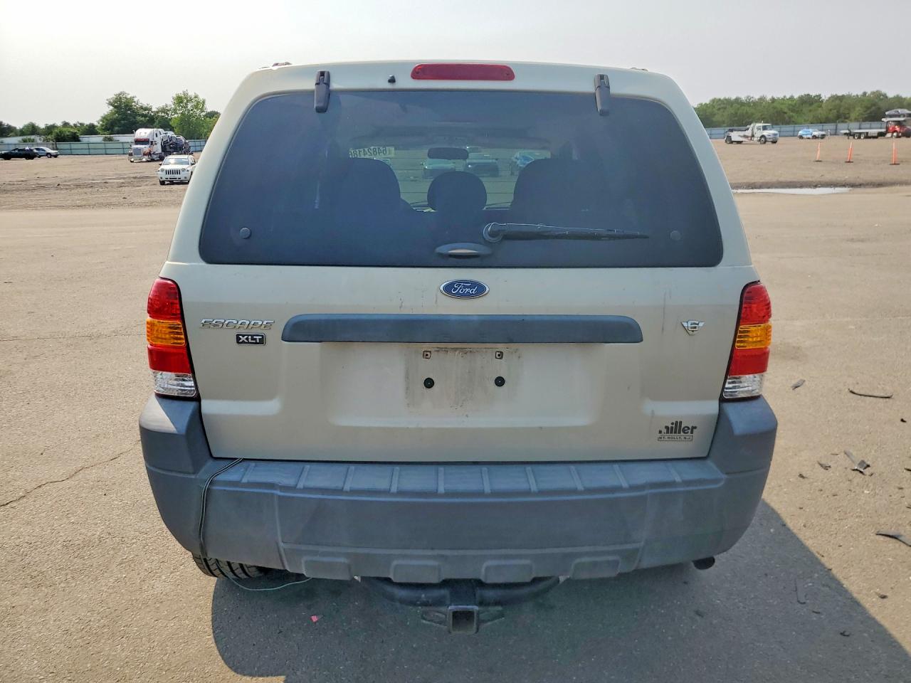 2005 Ford Escape Xlt Бежевый vin: 1FMYU93125KD74746