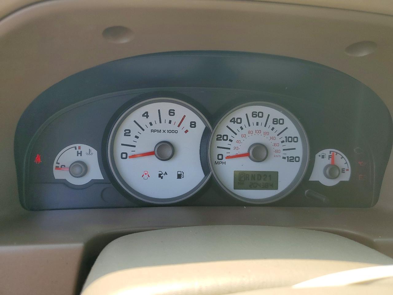 2005 Ford Escape Xlt Бежевый vin: 1FMYU93125KD74746